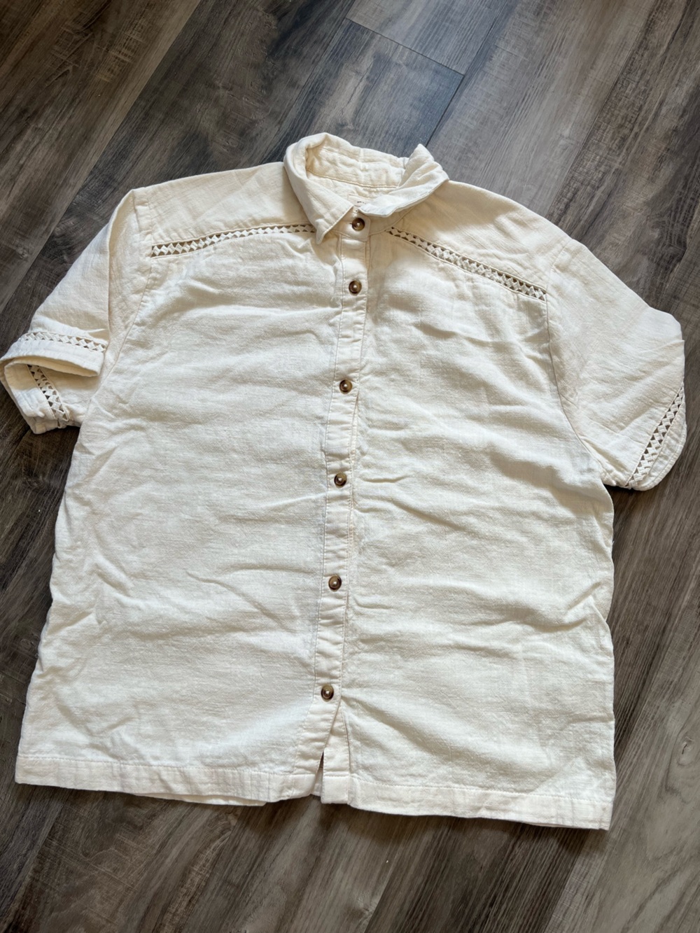 Billabong women’s top size small!